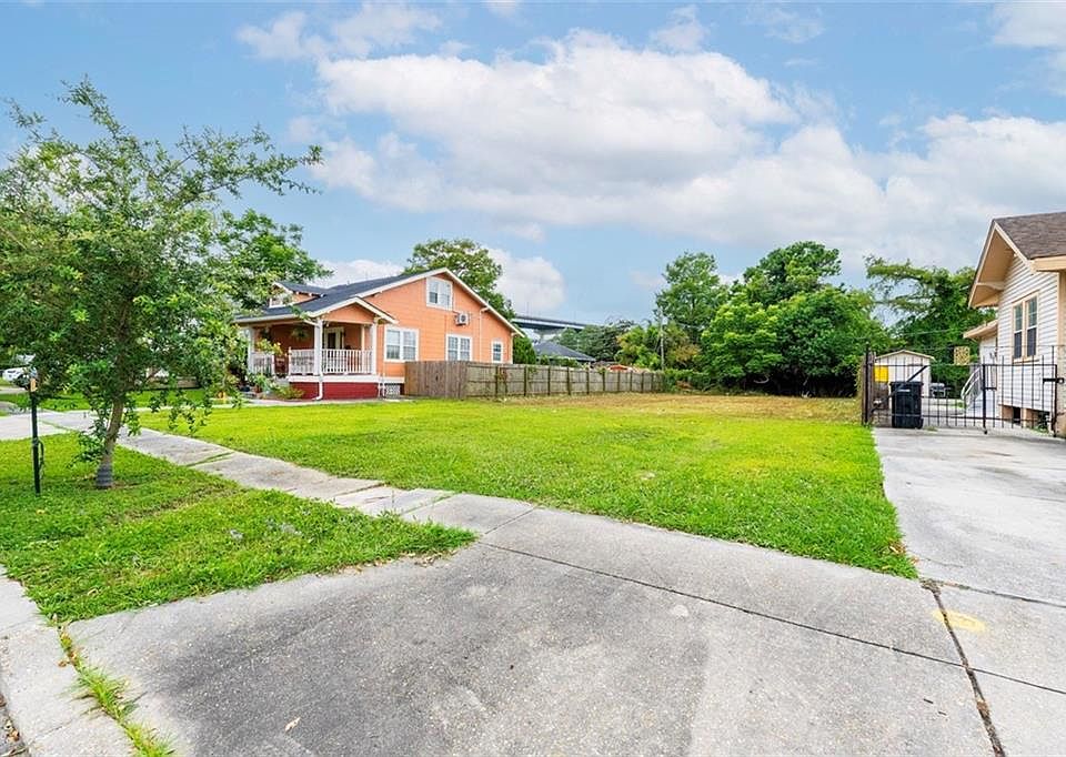 1st image of 1509 Bodenger Blvd