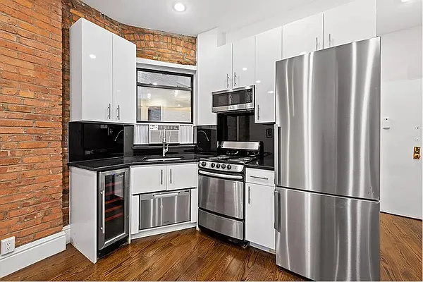 Rented by Douglas Elliman | media 10