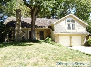 8130 Rosehill Rd, Lenexa, KS 66215