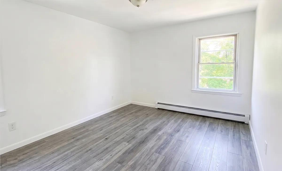 Building Photo - 50 Walnut St #6