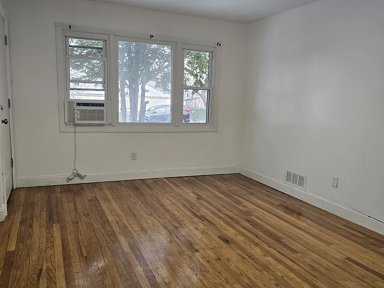 14 Pasadena Ave — Photo 3