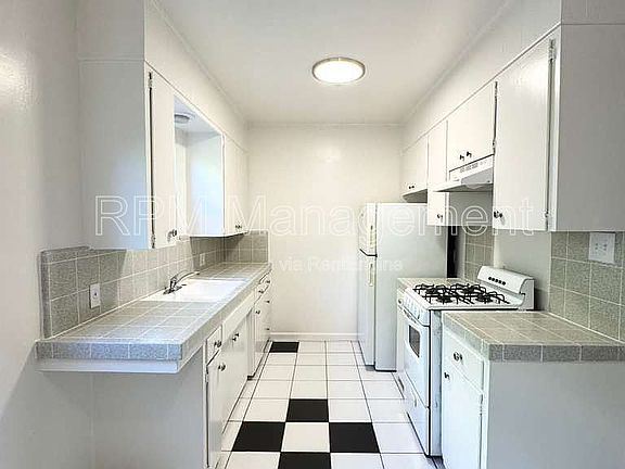 5th image of 1093 S Orange Dr #5