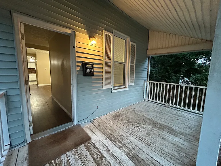 1605 Spruce St — Photo 17