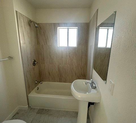 4th image of 623 W 78th St