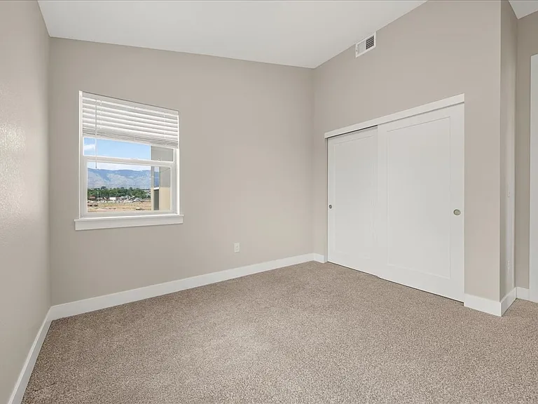 1407 Rogers Ct — Photo 46