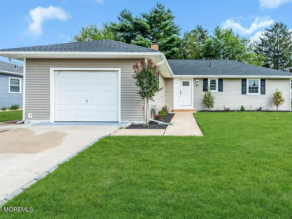 6 Tortola Street, Toms River, NJ 08757