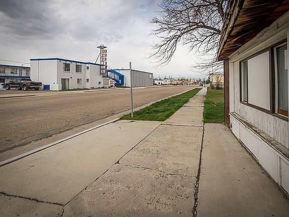 4th image of 1017 Arthur Street