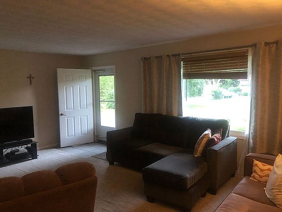 4th image of 45284 Winchester Cir