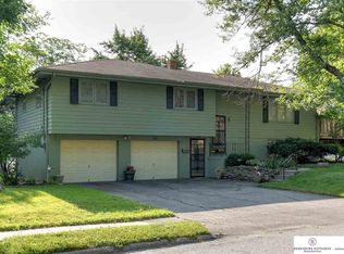 2709 S 40th St, Omaha, NE 68105