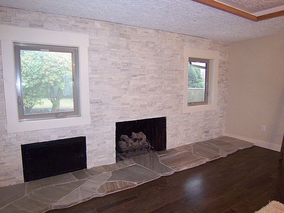3rd image of 4821 NW Cherry St