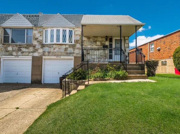 9750 Chapelcroft St, Philadelphia, PA 19115