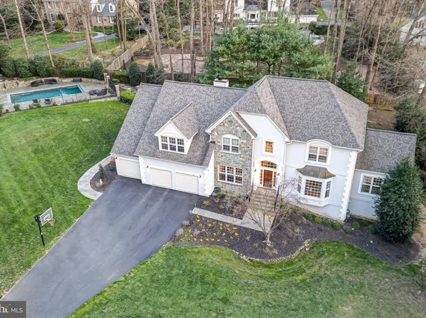 12109 Richland Ln, Herndon, VA 20171