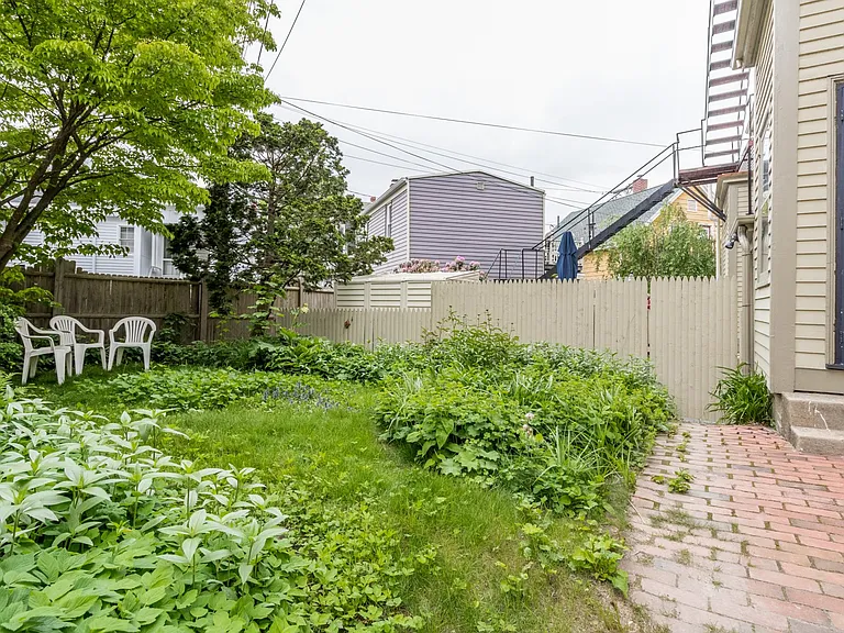 256 Vaughan St #1 — Photo 17