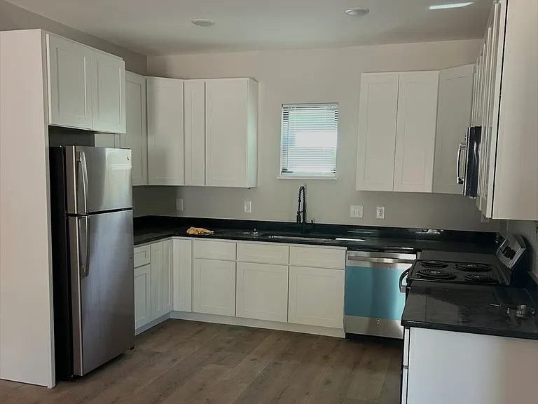 5800 Lake Elton Rd #A — Photo 3