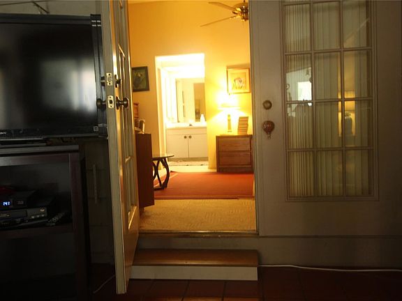 4th image of 764 Captiva Ct NE