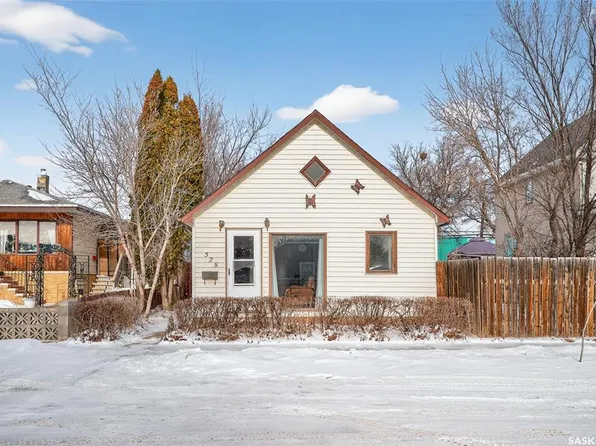 528 Ominica STREET E, Moose Jaw, SK S6H 0H3