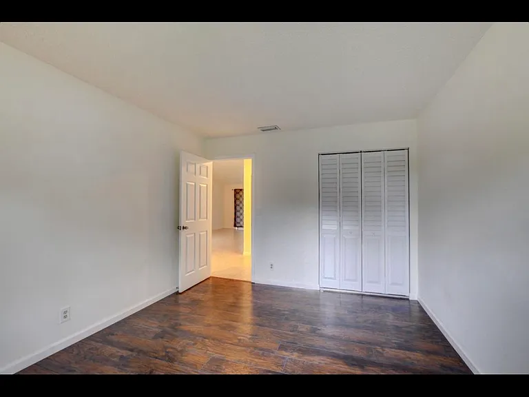 499 Hardwood Pl — Photo 14