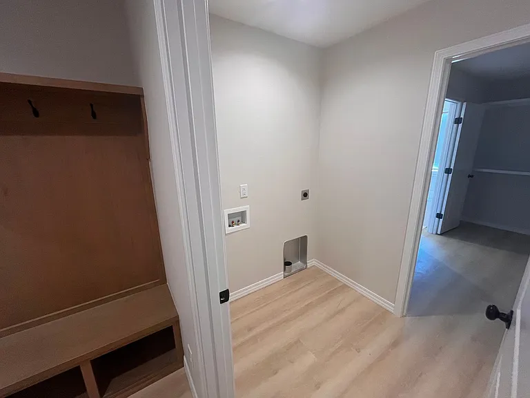 664 W Brook Hollow Rd — Photo 10