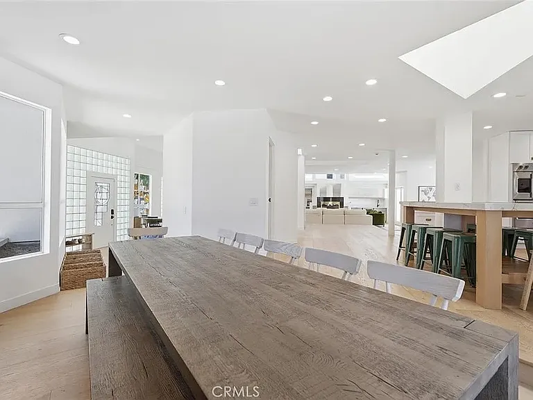 845 11th St — Photo 5