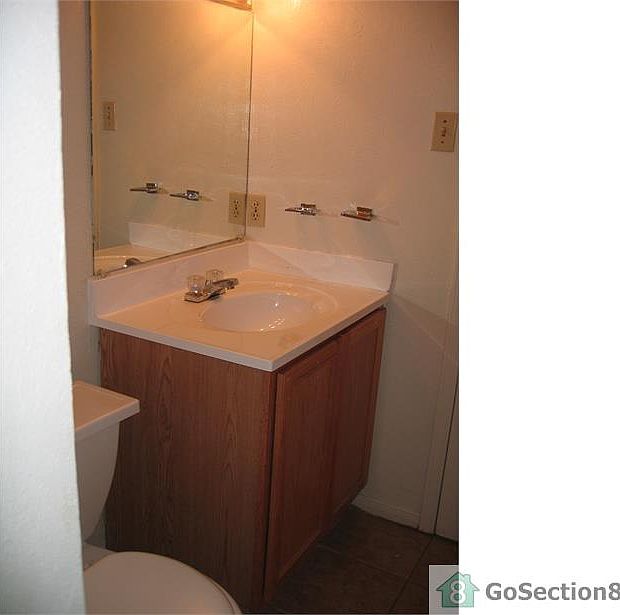2nd image of 1629 Gary Ln APT C