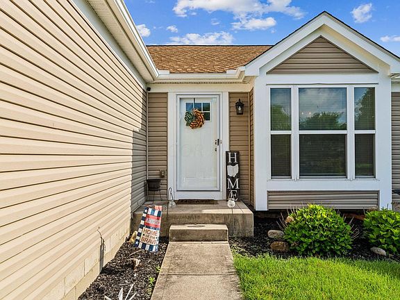 3rd image of 8142 Creekstone Ln
