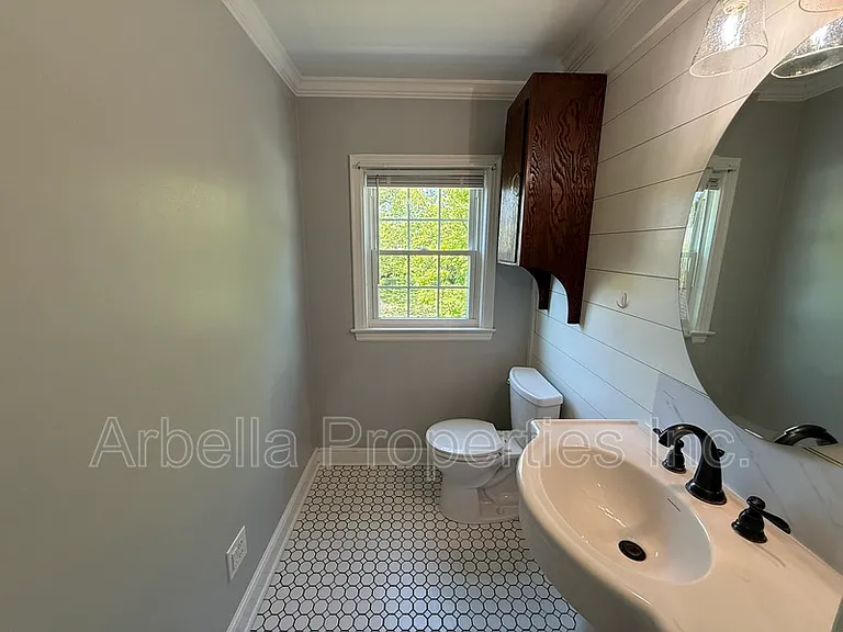 1437 Valley St — Photo 19