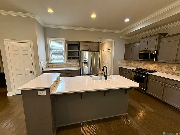 10408 Springtree Ave — Photo 5