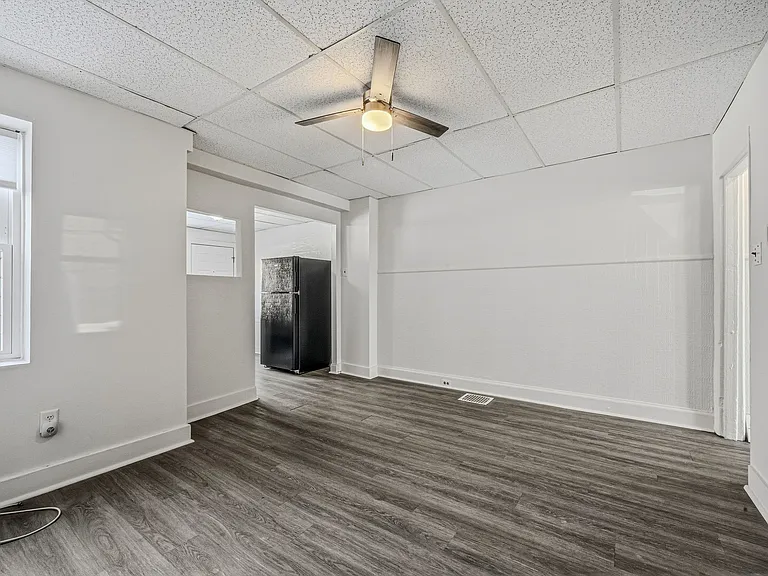 1813 W 7th St — Photo 10