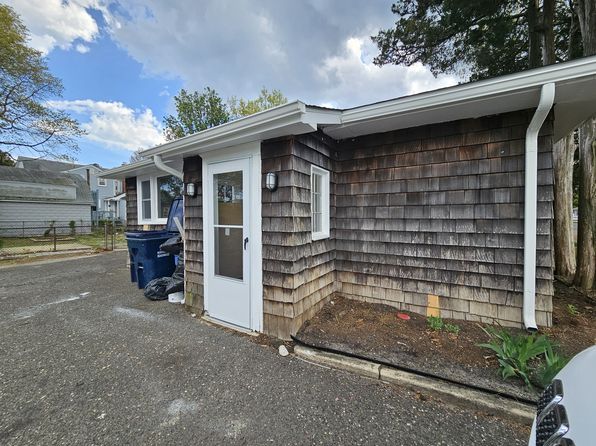123 Ocean Ave