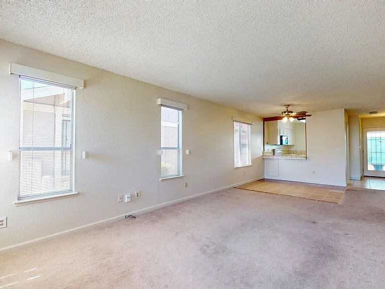 1027 W Dakota Ave #104 — Photo 3
