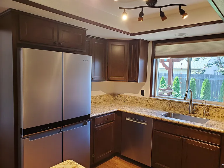 3422 Honeywood St — Photo 3
