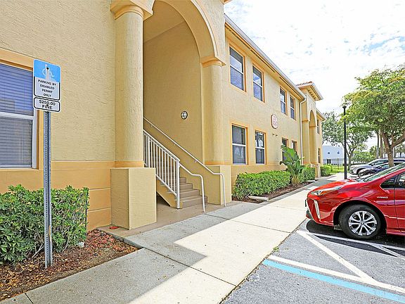 2nd image of 4267 Bellasol Cir APT 2121