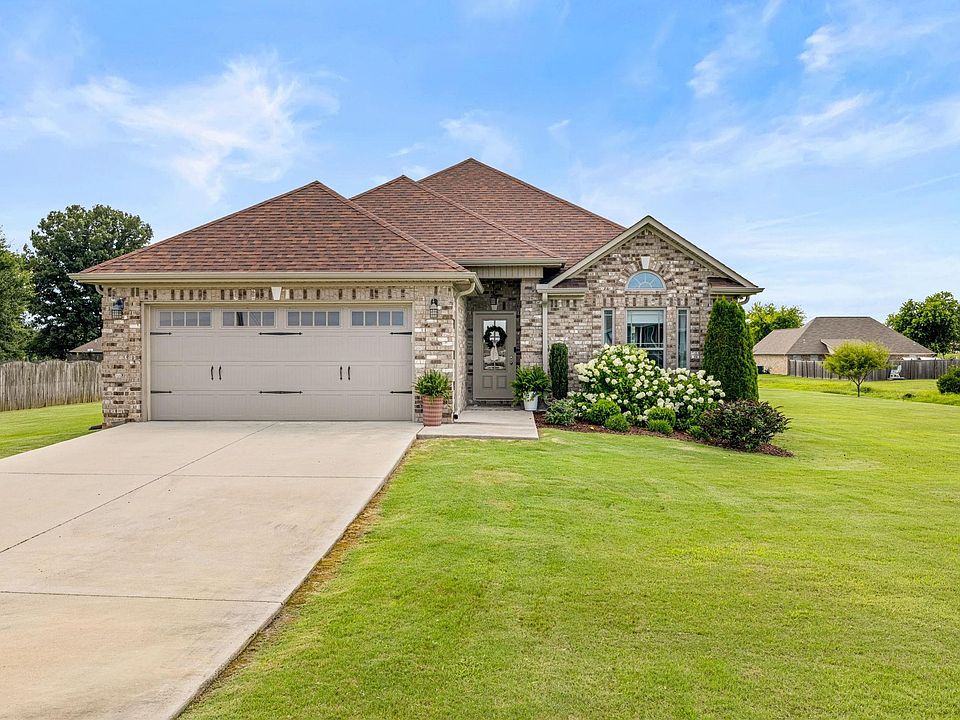 1st image of 557 Belview Dr