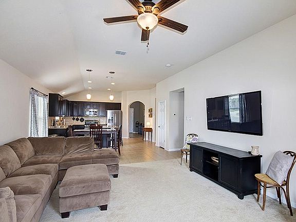 2nd image of 375 Bottle Brush Dr