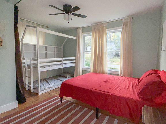 5th image of 1450 Hawthorne Way