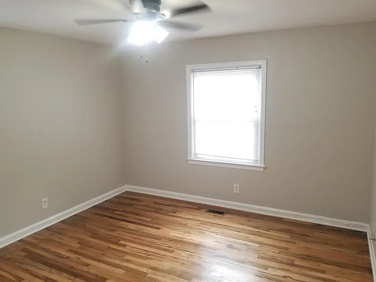 2467 Calvin Ave — Photo 12