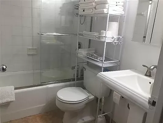 Rented by Manhattan Management Group | media 19