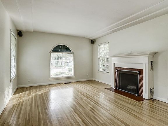 4th image of 24550 San Marcos Dr