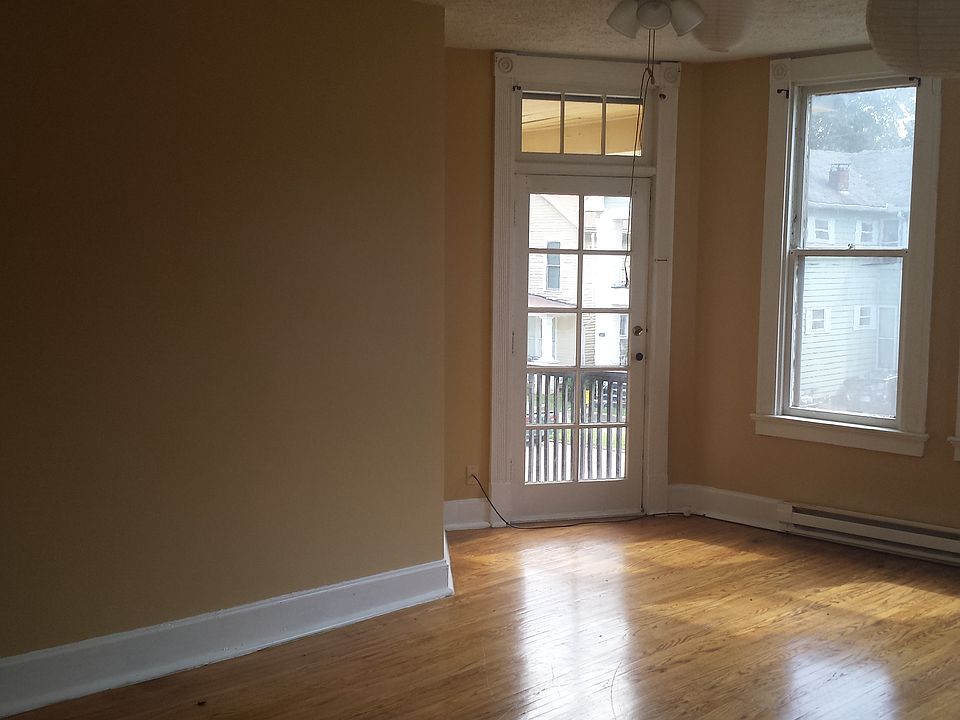 Apt A  1000 sq.ft. unit (up)