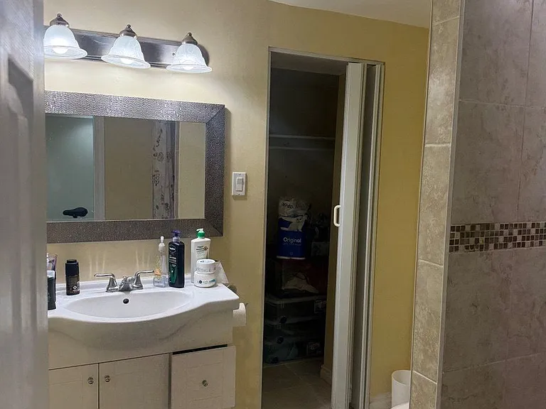 19 Granard Blvd #BASEMENT — Photo 9