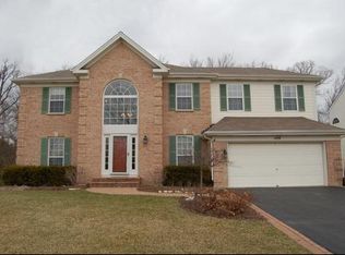 1109 Camellia Pl, Fox River Grove, IL 60021