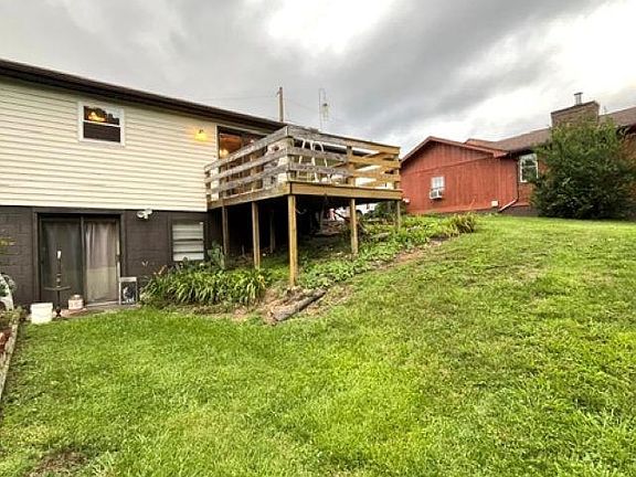 5th image of 321 Raceview Dr
