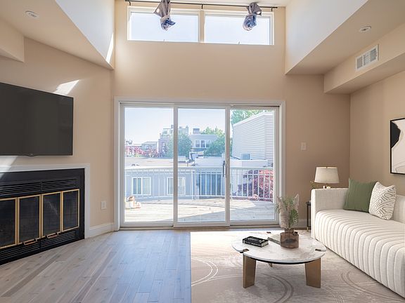 5th image of 2018 South St Floor 3