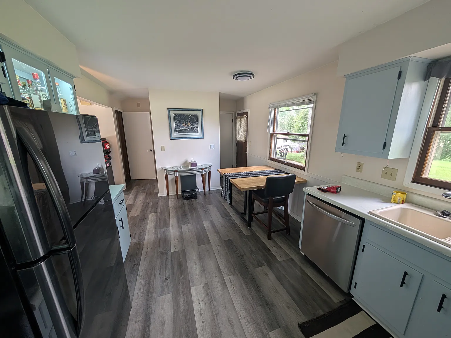 3 bed, 1.5 bath, 1300 sqft, $1,950 — Photo 3