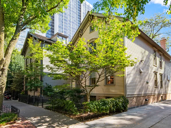 (undisclosed Address), Chicago, IL 60614