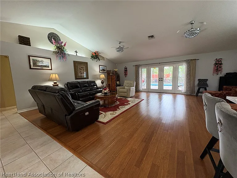 407 Maravilla Ave — Photo 9