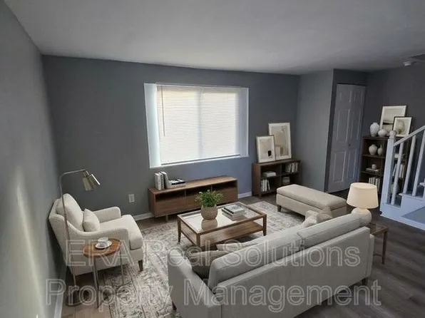1622 Smith Rd, Columbus, OH 43207