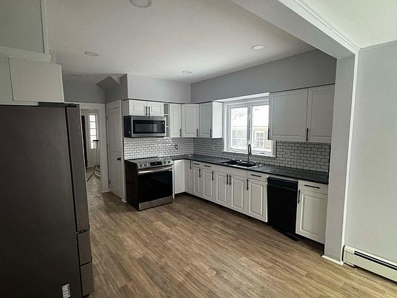5th image of 23 Parkside Ct