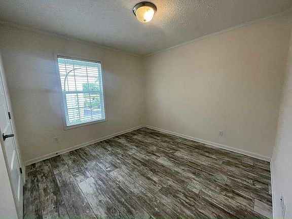 4th image of 310 Eland Dr #310