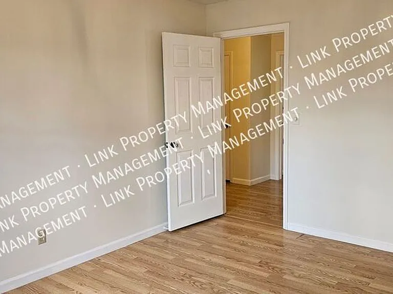 9328 Berkshire Cir — Photo 18